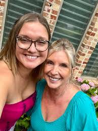 Kristin Lilly's Instagram, Twitter & Facebook