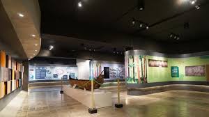 Kalau dari arah stasiun, kamu tinggal berjalan ke arah kanan dan masuk lewat pintu 2 yang ada di sebelah kantor pos. 4 Tempat Wisata Bogor Dekat Stasiun Pilihan Tepat Liburan Akhir Pekan