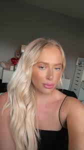 Lilly Summers's Instagram, Twitter & Facebook