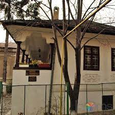 In fiecare an, se cladesc sute de binale, acareturi peste acareturi, si, in loc sa scaza, chiriile cresc. Casa MemorialÄƒ Ion Luca Caragiale Ghirdoveni Obiective Turistice Harta Romaniei