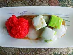 Jangan keluarkan dari acuan ketika panas. Resepi Kuih Lompat Tikam Kelantan