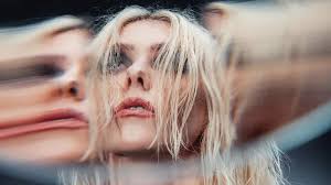 taylor momsen