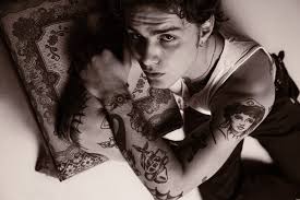 Baťa, harley, rokenrol. Dějí se zvláštní věci, vždyť já měl být zdravotním  bratrem, říká Šimon Opp