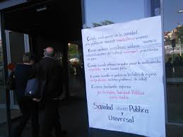 El TC suspende la asistencia universal en Catalunya al admitir a trámite el  recurso del estado - Catalunya Plural