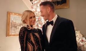 Born in february 1981, he was raised outside of chicago alongside older brother courtney and young sister halle. Paris Hilton Celebrates 1 Year Anniversary With Boyfriend Carter Reum I Feel Like I M In A Dream