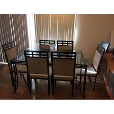 The brand's ads feature deals on full sets including matching end tables and consoles, too. Value City Furniture Dining Table W 6 Chairs Aptdeco