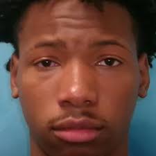 Karmelo Anthony's Father Is Now Making Huge Accusation After His Son Was  Arrested For Stabbing 17-Year-Old Football Player Austin Metcalf To Death  Full story via 🔗 in comments. 👇