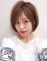 大人かわいい片耳かけショートボブ yk 308 ヘアカタログ 髪型 ヘアスタイル afloat アフロート 表参道 銀座 名古屋の美容室 美容院 美人 ヘア へんみえみり 髪型 ショートボブ