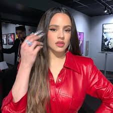 As you'll soon see, rosalía and her latex ladies bring their mystical glamour to a dusty and deserted town in. Kylie Jenner S Makeup Artist Gave Rosalia The Most Stunning Red Carpet Beauty Look For The 2020 Grammys Mmirandalaurenn