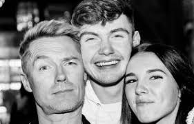 Killing's Eve Sandra Oh makes history as first Asian to win multiple Golden  Globes AND to host show