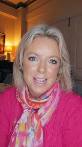 As per Shameless Elle 's idea, "leave your dare suggestions in the  comments." Her words, not mine. #friendlybanter #racetoamillion  #shamelesselle #clarabatten