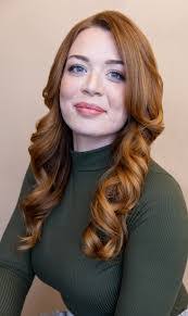 Suzanne Bateman's Instagram, Twitter & Facebook