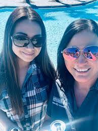 Pam Hawkins's Instagram, Twitter & Facebook