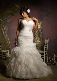 Style 4 Curves For The Curvy Confident Woman Plus Size Bridal Magazine Wedding Dresses Wedding Dress Organza Trumpet Wedding Dress