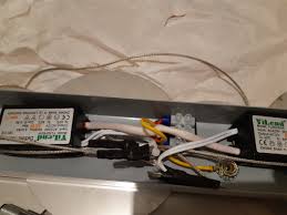 Branchement Luminaire 2 Fils Rouge Et Jaune Forum Electricite Linternaute Com