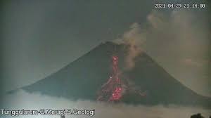 8 juni 2021 3 min read. Dalam 24 Jam Gunung Merapi Keluarkan Awan Panas Hingga 2 Km Lava 20 Kali Suara Jogja