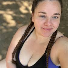 This Man tried to catch a tiny blue-ringed octopus. It squirted water &  gave a warning signal. It has enough venom to kill 26 adults, and there is  no antidote. He is