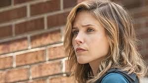 Lindsay Upton's Instagram, Twitter & Facebook