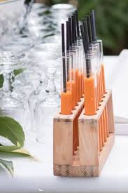 Des Jus De Fruits Et Legumes Pour Prendre Des Forces Avant Le Jour J Buffet Mariage Jeux Mariage Reception Mariage