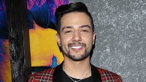 Luis Coronel asegura que su exrepresentante lo traicionó