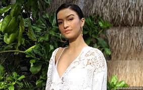 Untuk dua film ini, simak informasi yang disajikan tentang nonton the real evidence laptop full movie dan nonton film orang kaya baru. Bukan Air Wudu Rahasia Kecantikan Raline Shah Diungkap Di Film Orang Kaya Baru