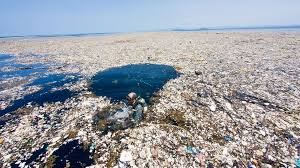 La isla de basura, conocida por muchos como el séptimo continente, es una mancha con más de 800.000 toneladas de residuos situada en el océano pacífico, concretamente entre las costas de california y hawái. El Sexto Continente Hecho De Desechos Steemkr