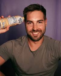 SPOTLIGHT!!!!! Meet DANIELLE ANNA WHITE aka 'Kit' Danielle is a proud  member of the Actors' Equity Association. Throughout her theatre career,  she has performed at renowned venues such as the Westport Country