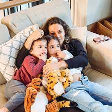 Jana kramer mourning a heartbreaking loss. Jana Kramer Divides Fans In Latest Post With Husband Hello