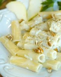 The Pasta Queen On Instagram Pear Gorgonzola Pasta I Added Some Crushed Walnuts As Well And Let Me Tell You W O W It S In 2020 Gorgonzola Pasta Pasta Food