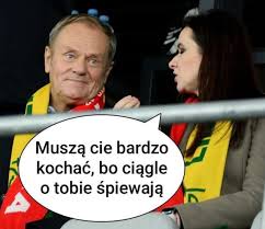 Premier Tusk na meczu. To musiało się tak skończyć 😁 ZOBACZ MEMY👉 link w  komentarzach