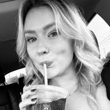 Olivia Nagy (@Olivia_Nagy)