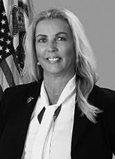 Robin Gabel's Instagram, Twitter & Facebook