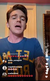 Drake Bell inició su segundo concierto en vivo por su cuenta de Instagram  tras la audiencia. ¿Es su manera de hacer catarsis o su forma de  disculparse con sus fans? 🎤