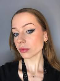 Hi everyone, 🩷 I am a make-up artist based in Kirkcaldy and I'm looking  for models to grow my portfolio. This type of service will only be £20 and  is a limited