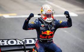 Lewis hamilton, who trails max verstappen by 32 points in the drivers' championship, accepts max verstappen led from pole to flag to win the austrian f1 gp for red bull, to lead the championship by. Formel 1 Max Verstappen Mit Ausrufezeichen Beim Freien Training In Baku