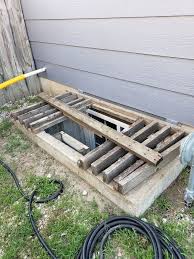 Best diy window well cover from housesmarts diy smarts window well covers episode 179. Easy Ways To Make Basement Window Well Covers That Aren T Too Heavy Hometalk