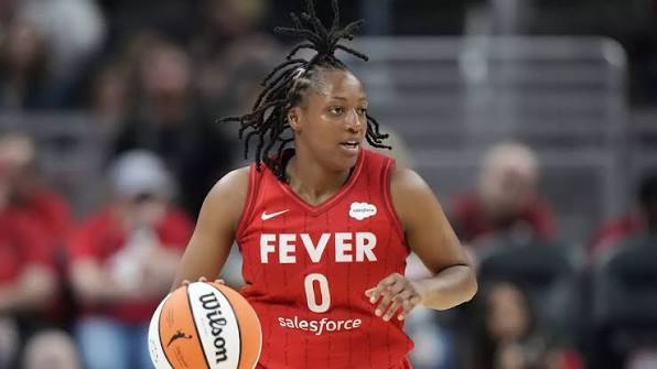 Former Princeton Star Kelsey Mitchell Wins Dawn Staley Community Leadership  Award - Princeton Vikings Athletics - Official Athletics Website