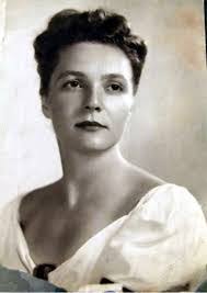 Lois Kline's Instagram, Twitter & Facebook