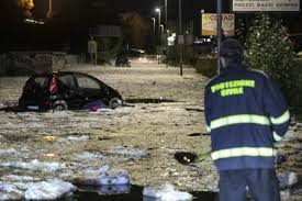 Il maltempo ieri ha colpito l'italia da nord a sud. Maltempo A Roma Grandine E Strade Allagate Chiusre 3 Stazioni Della Metro Corriere It