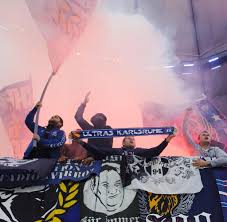 Rb leipzig also has a minor ultras scene with groups such as red aces and lecrats. Karlsruher Sc Vfb Stuttgart Beim Derby Regiert Der Hass Welt
