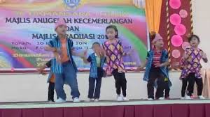 Sekolah menengah kebangsaan bandar utama damansara (3) merupakan sebuah sekolah menengah kebangsaan yang terletak di persiaran bukit utama, bandar utama, petaling jaya, selangor, malaysia. Persembahan Murid Prasekolah Sk Damansara Utama Sempena Majlis Anugerah Kecemerlangan 2014 Youtube