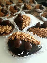 Pin By Mahya Salem On Decoration In 2020 Food Desserts Pudding