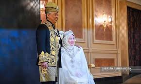 0 ratings0% found this document useful (0 votes). Daulat Tuanku Genap Dua Tahun Permasyhuran Al Sultan Abdulah Sebagai Agong Ke 16 Suara Merdeka
