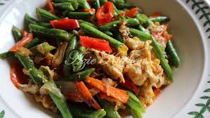 Resep sayur daun kacang panjang sangat cocok diolah menjadi sayur berkuah. Kacang Panjang Goreng Dengan Telur Azie Kitchen