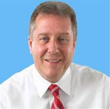 THE LGBT COMMUNITY DROMMS IT UP