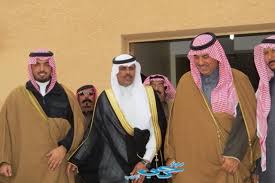 الاستاذ عواد الحنيني الامير سعود بن محمد الكبير و الامير سلطان بن سعود الكبير صحيفة حرب الإعلامية