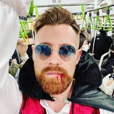 Justin Beaver's Instagram, Twitter & Facebook