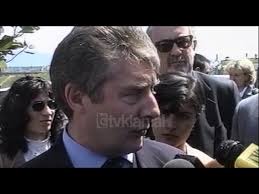 Sekretari Britanik për Marrëdhëniet Ndërkombëtare Toni Lloyd vizitë në  Tiranë (15 Prill 1999)