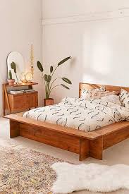 I assembled platform frame first, attaching the head and foot pieces with 1 1/4″ pocket screws. 29 Brilliant Easy To Build Diy Platform Bed For A Cozy Bedroom