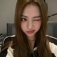 Create dynamic edits, curate your gallery and immerse yourself in inspiring  and motivating content.